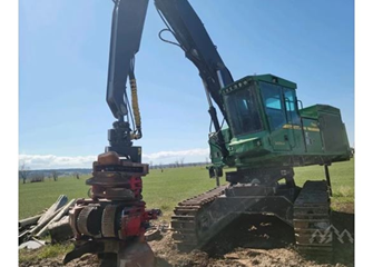 John Deere Track Feller Buncher